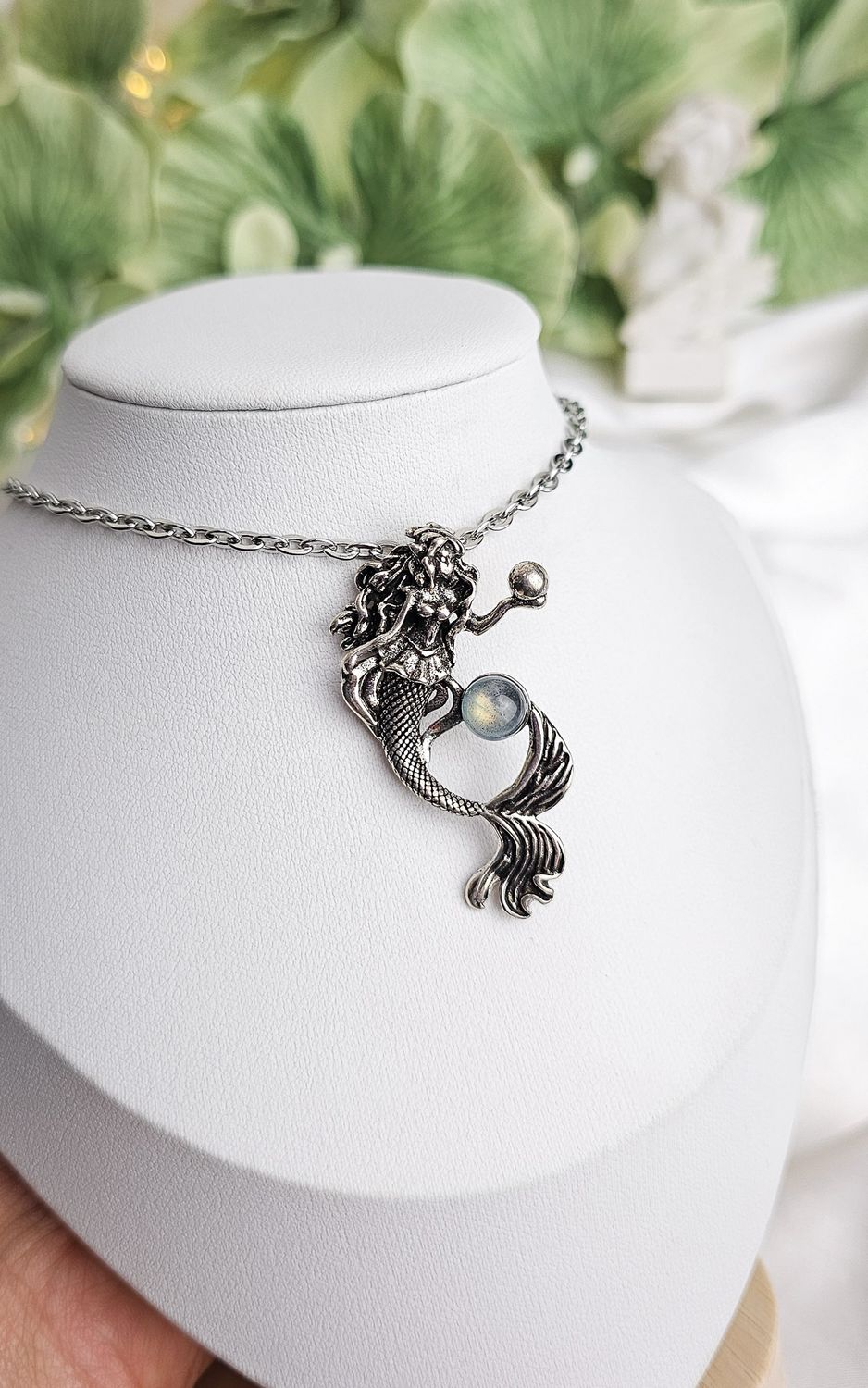 Necklace with Mermaid in Labradorite
