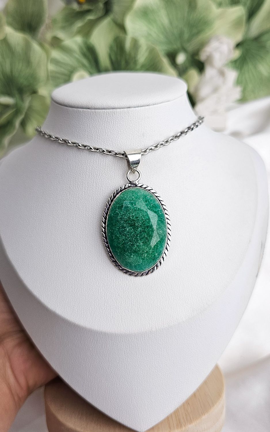 Indian Necklace in Emerald
