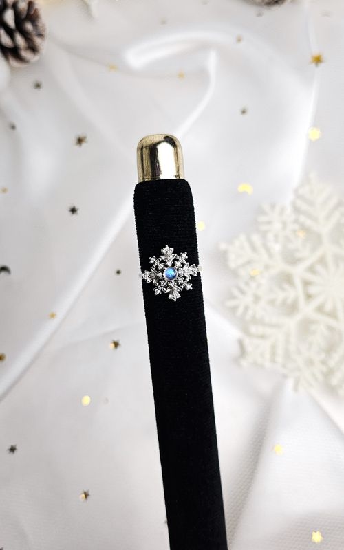 Adjustable Ring with Snowflake in Labradorite (FROM SIZE 11)