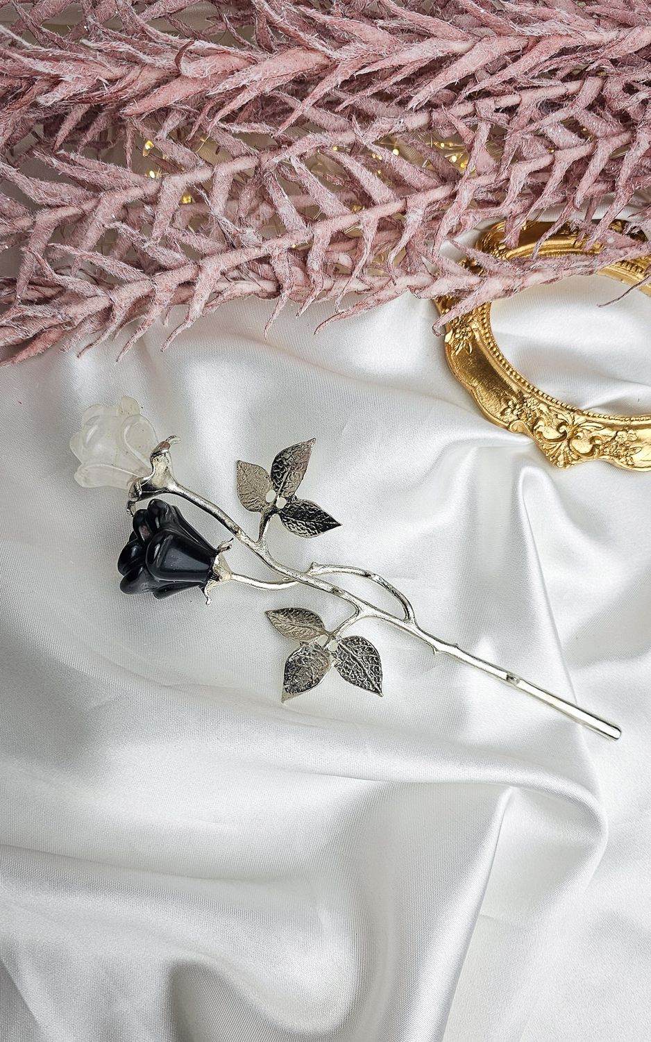 Rose in Clear Quartz and Black Obsidian