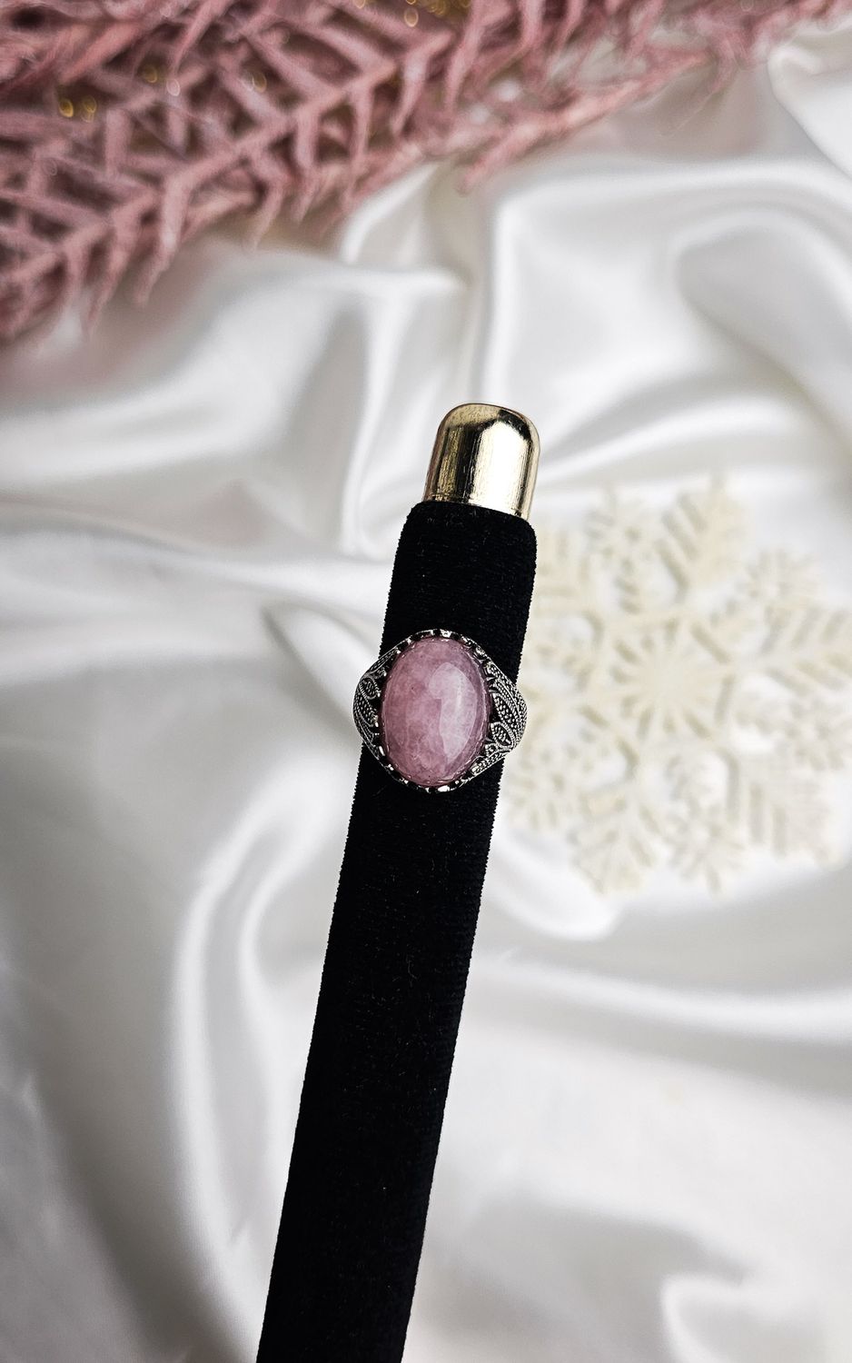 Adjustable Etnic Ring in Rose Quartz (FROM SIZE 17)