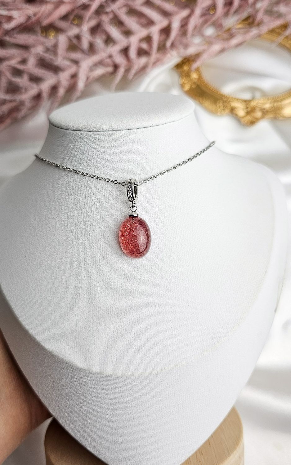 Necklace in Strawberry Quartz