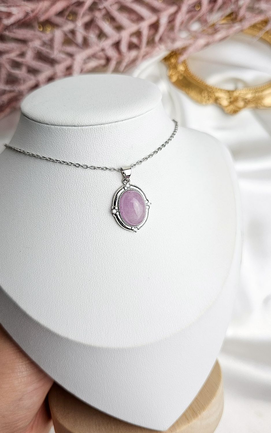 Necklace in Kunzite