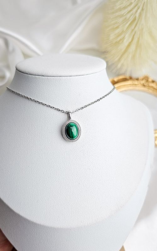 Necklace in Malachite