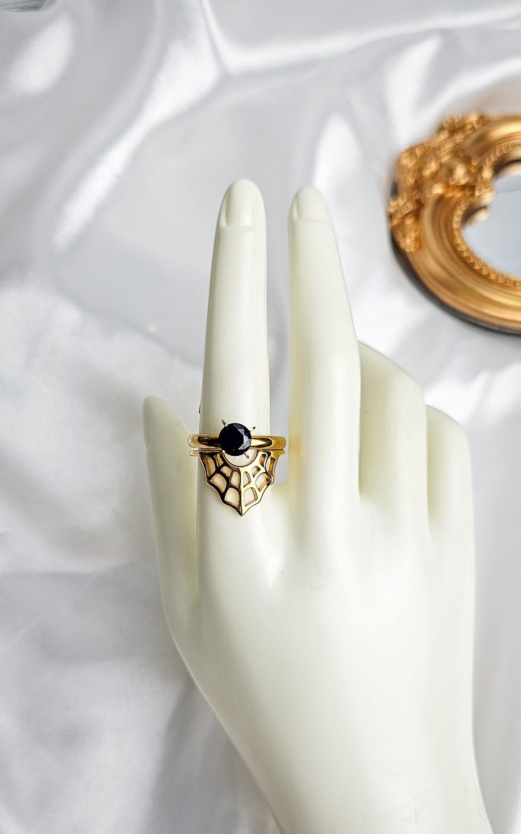 Set 2 Rings in Black Spinel (SIZE 18/20)
