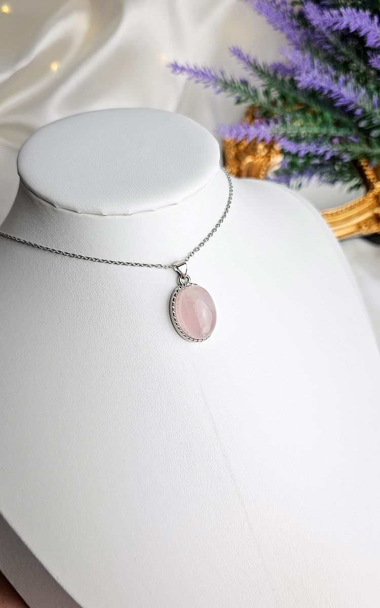 Necklace in Rose Quartz