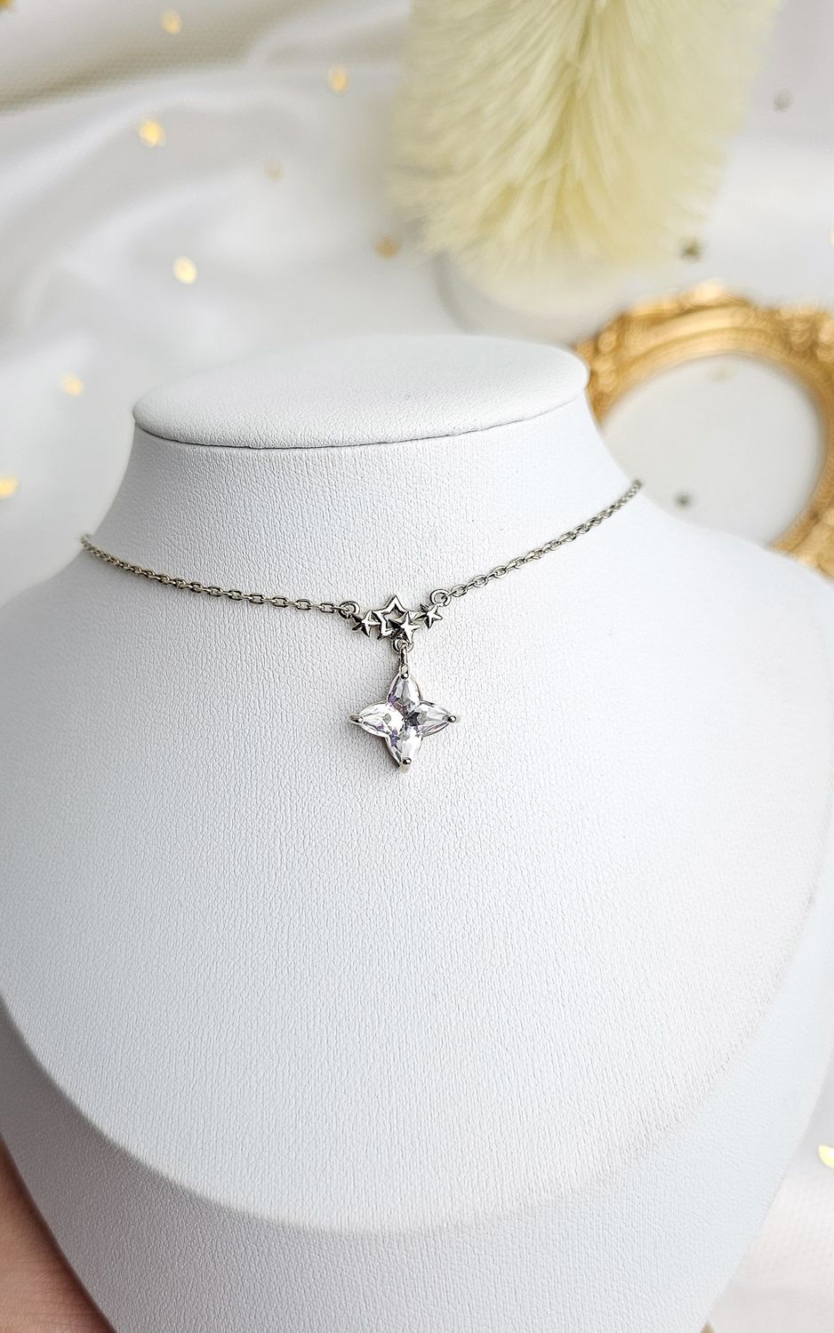 Necklace with Star in Clear Quartz