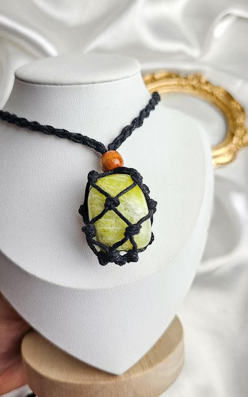 Macramé Cage Necklace (Black)