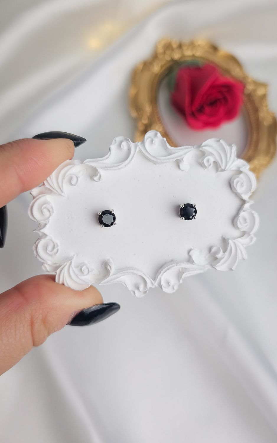 Earrings in Black Spinel (s925)