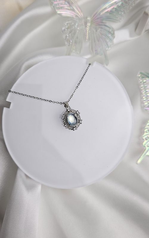 Vintage Necklace in Aquamarine