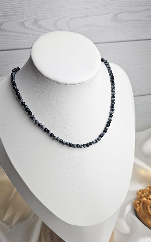 Necklace in Snowflake Obsidian (4-5mm)