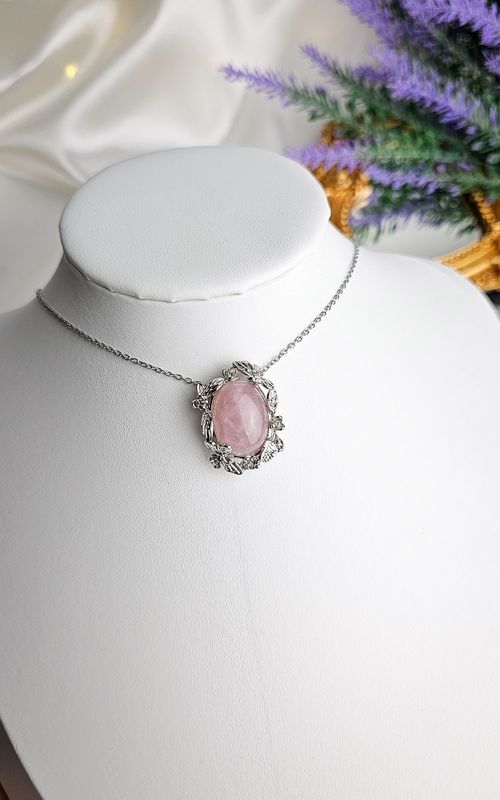 Necklace in Rose Quartz with Butterflies