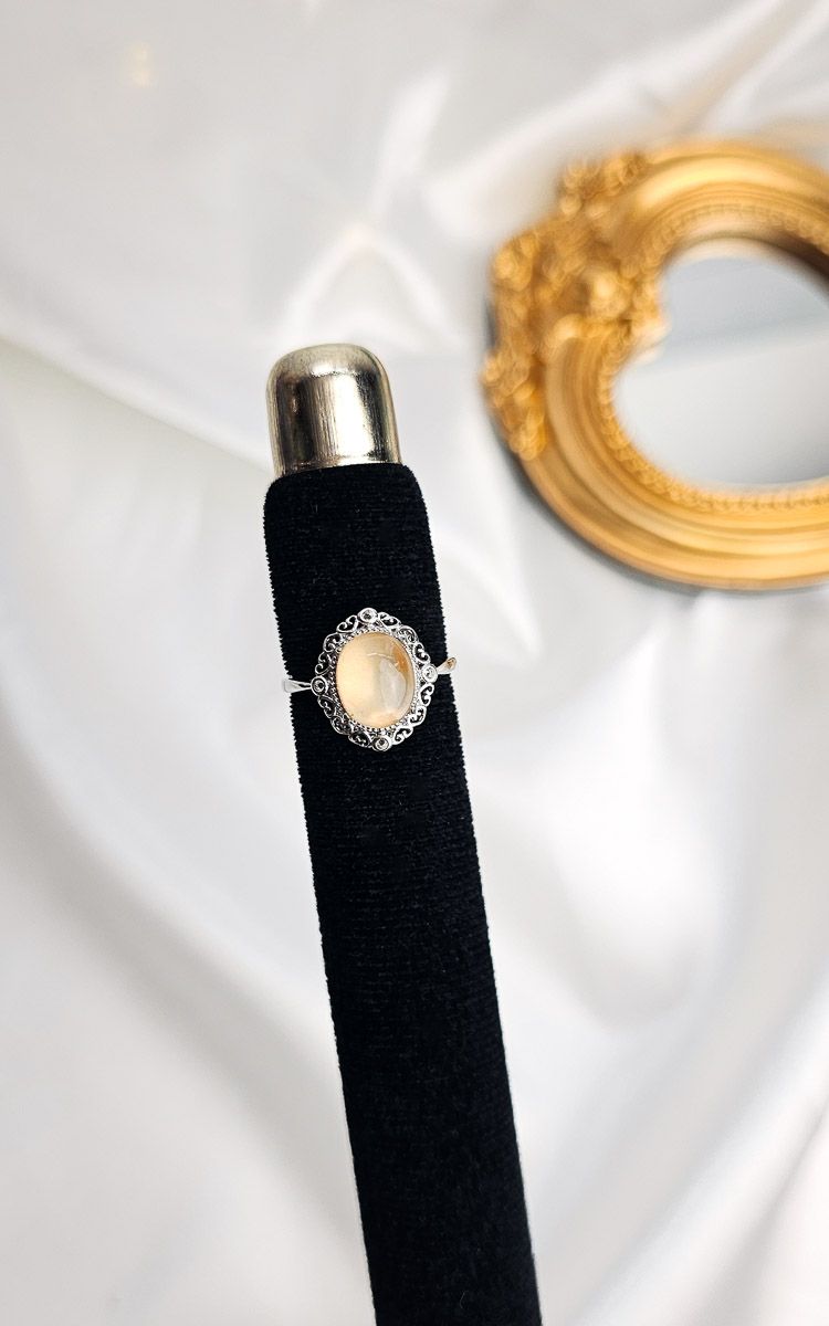 Adjustable Vintage Ring in Golden Healer Quartz (FROM SIZE 11)