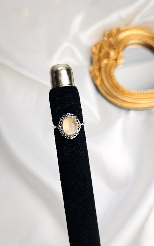 Adjustable Vintage Ring in Golden Healer Quartz (FROM SIZE 11)