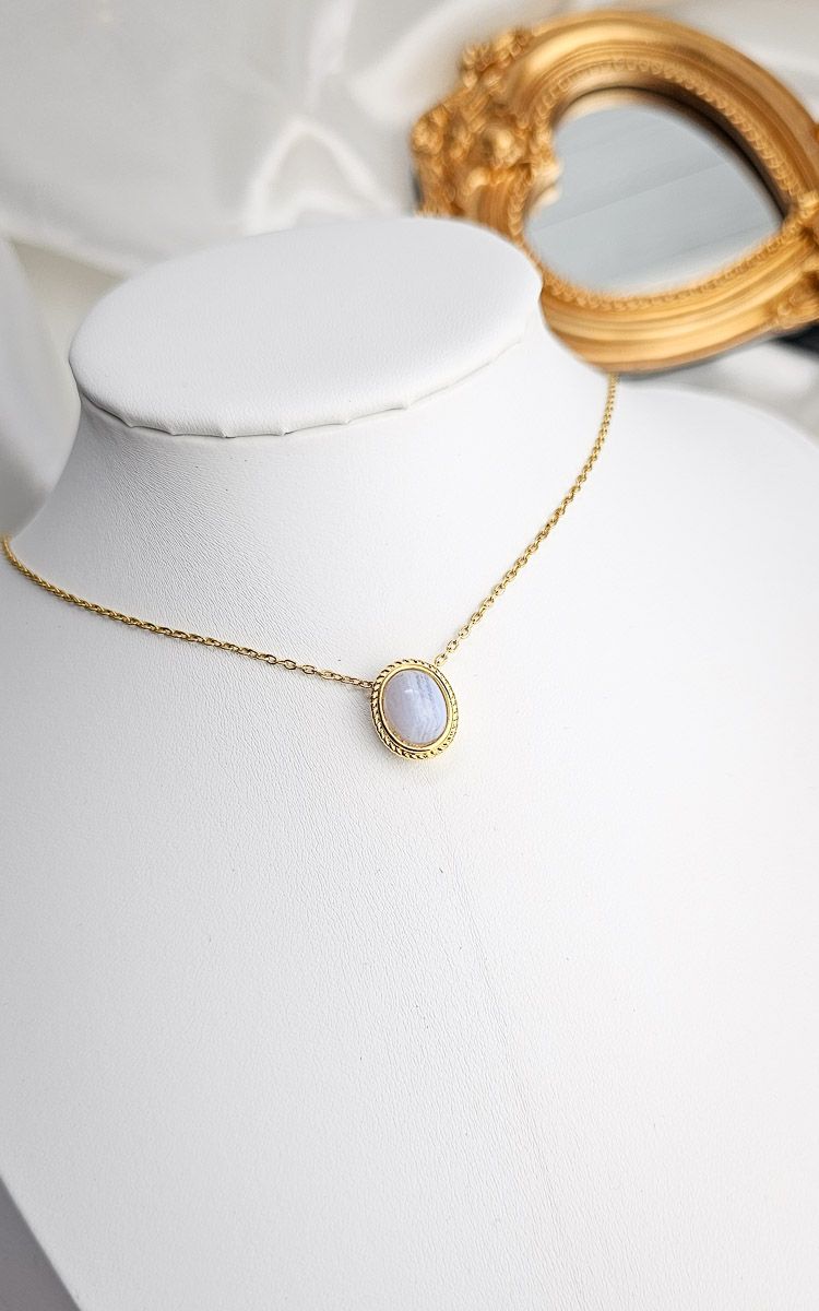 Necklace in Blue Lace Agate (Gold)