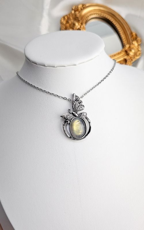 Necklace with Butterfly in Golden Labradorite