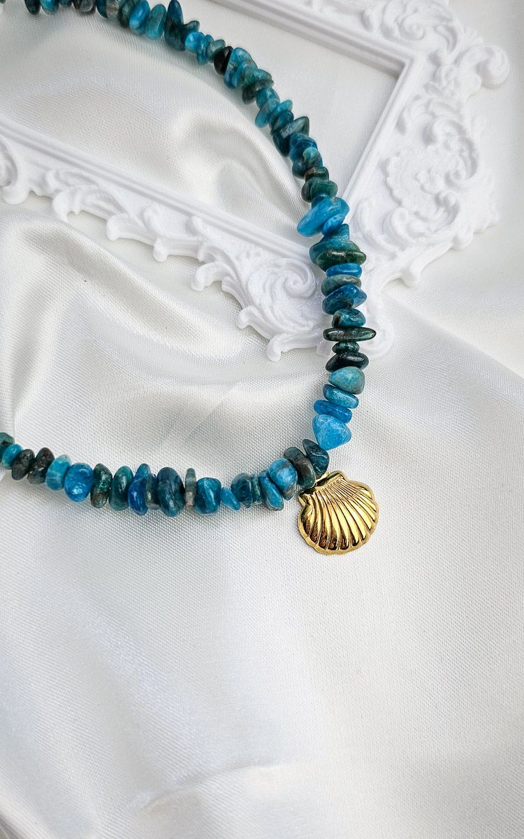 Necklace CYANIS with Apatite Chips and Seashell