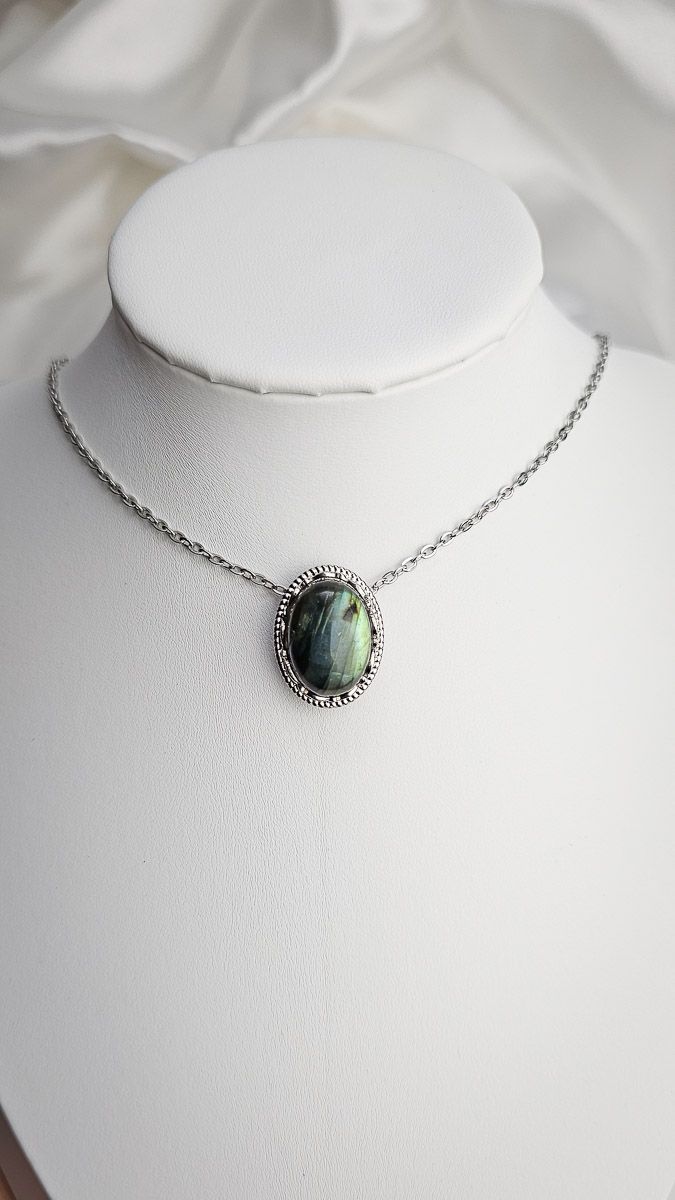 Etnic Necklace in Labradorite n.1
