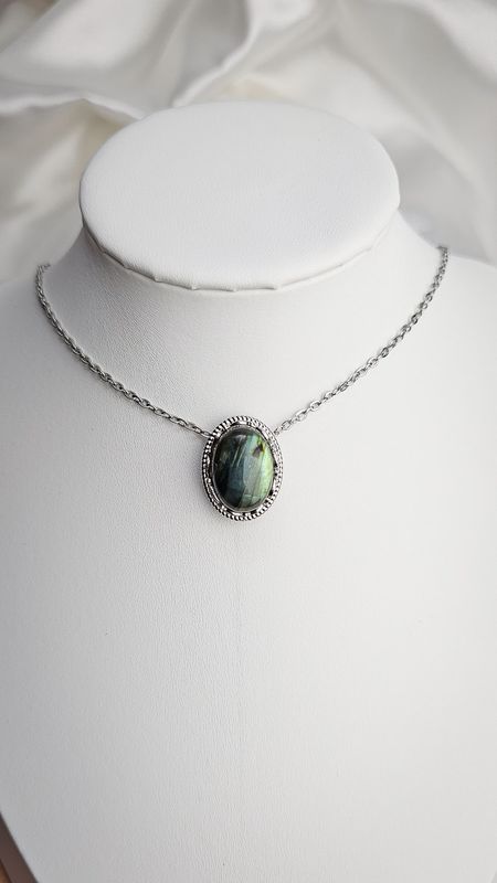 Etnic Necklace in Labradorite n.1