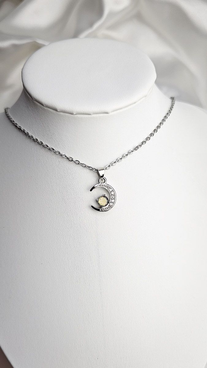 Necklace with Moon in Labradorite