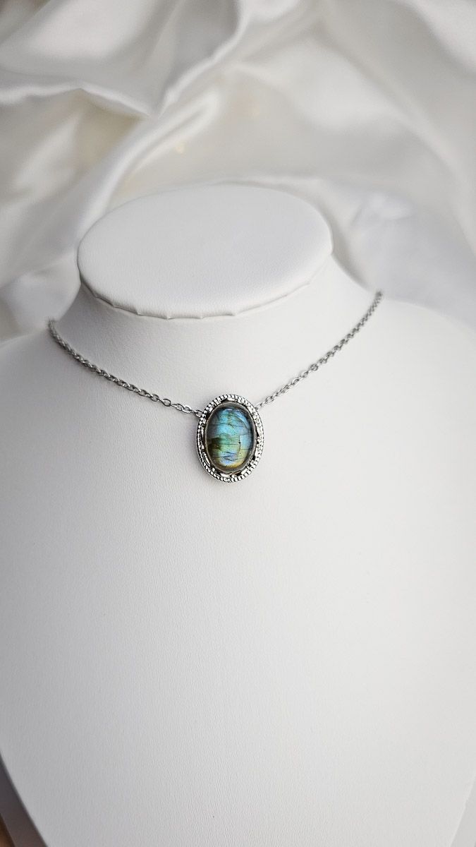 Etnic Necklace in Labradorite n.2