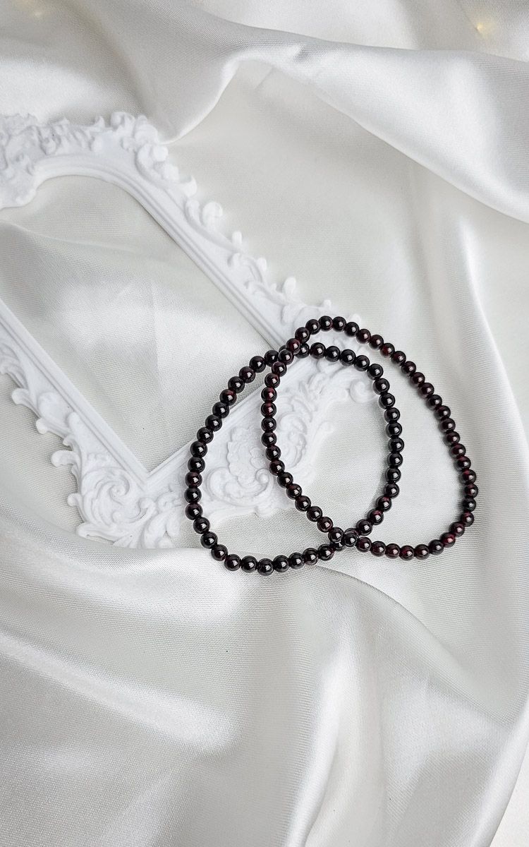 Elastic Bracelet in Garnet