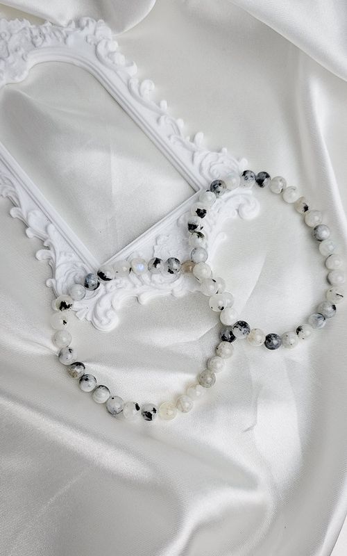 Elastic Bracelet in Rainbow Moonstone