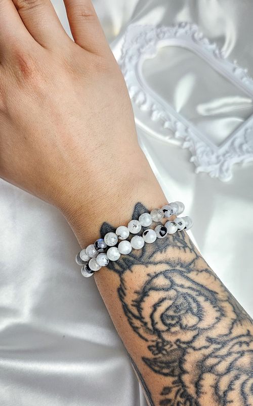 Elastic Bracelet in Rainbow Moonstone