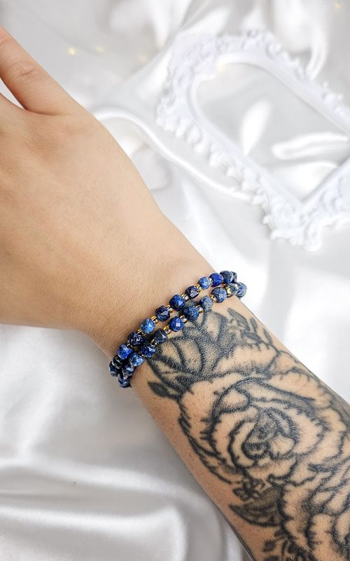 Elastic Bracelet in Faceted Lapislazuli