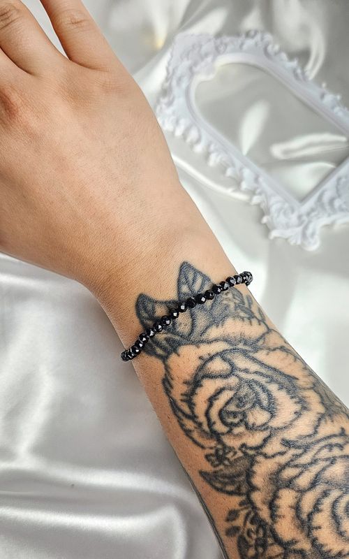 Elastic Bracelet with Facted Black Tourmaline