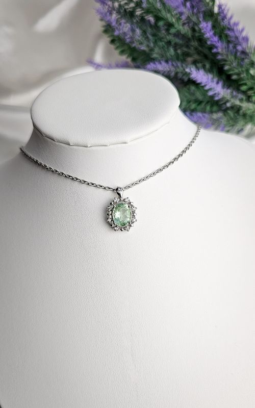 Necklace in Green Fluorite