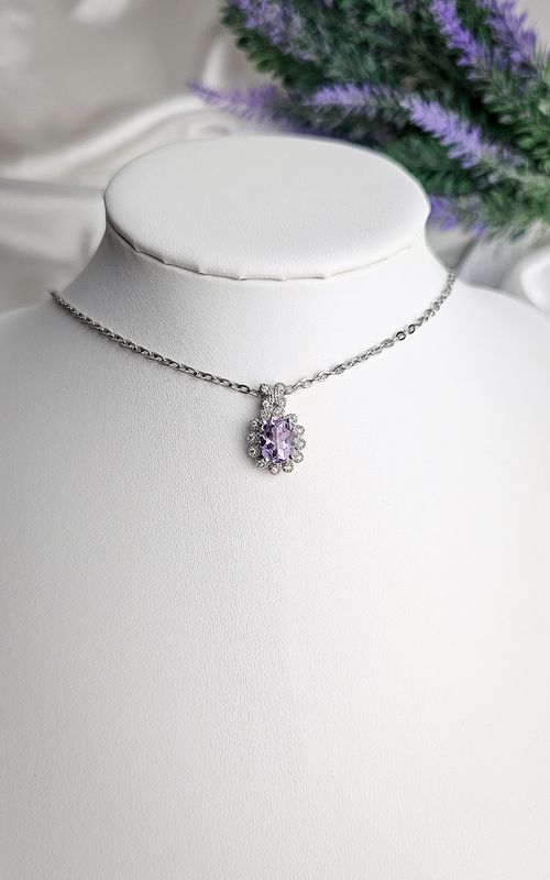 Necklace with Flower in Amethyst