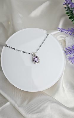 Necklace with Flower in Amethyst