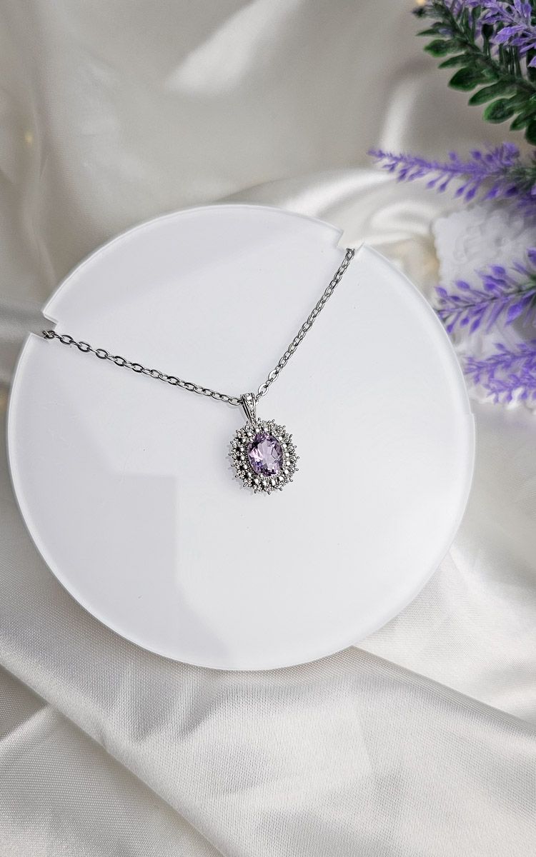 Necklace in Amethyst