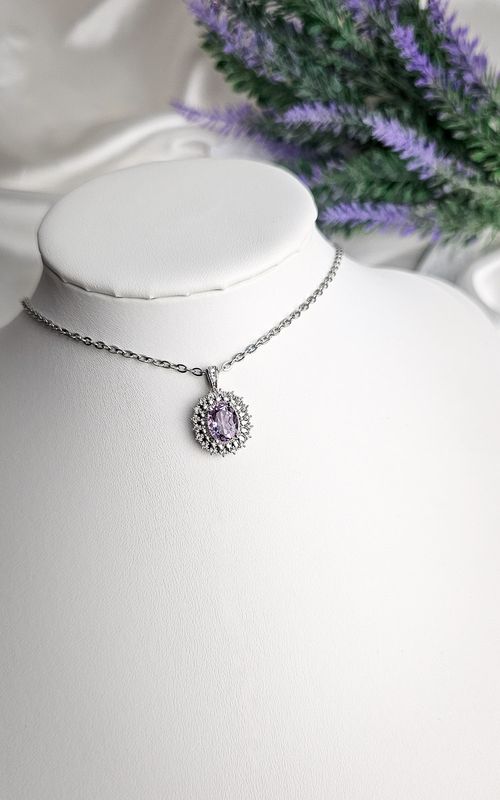 Necklace in Amethyst
