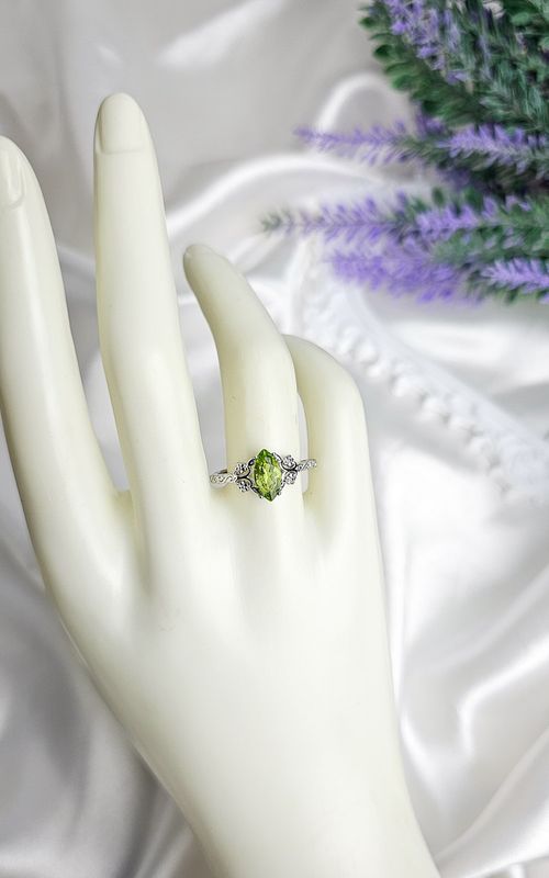 Adjustable Ring in Peridot with Flowers (FROM SIZE 14)