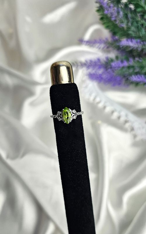 Adjustable Ring in Peridot with Flowers (FROM SIZE 14)