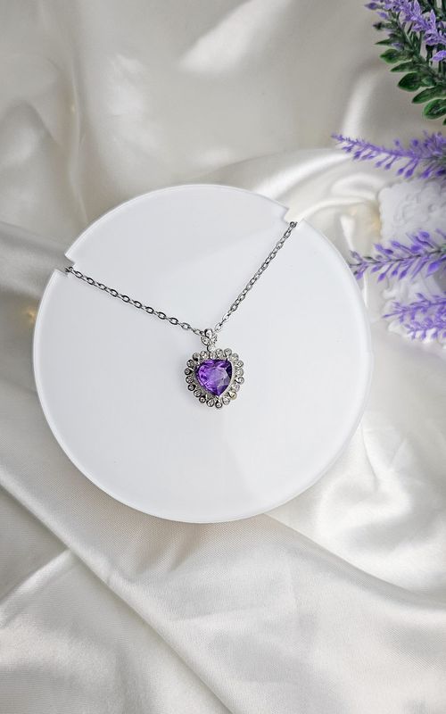 Necklace in Amethyst with Heart