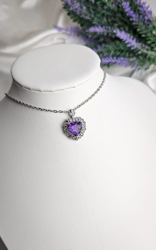 Necklace in Amethyst with Heart