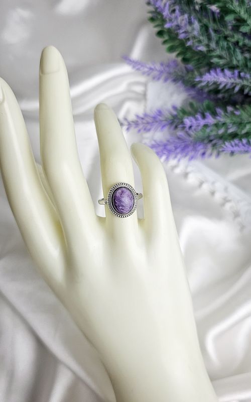 Adjustable Ring in Charoite (FROM SIZE 11)