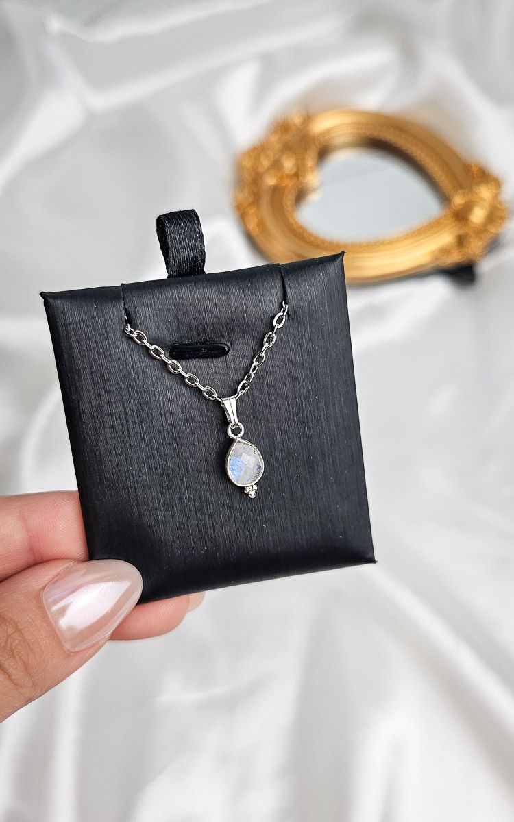 Necklace in Rainbow Moonstone