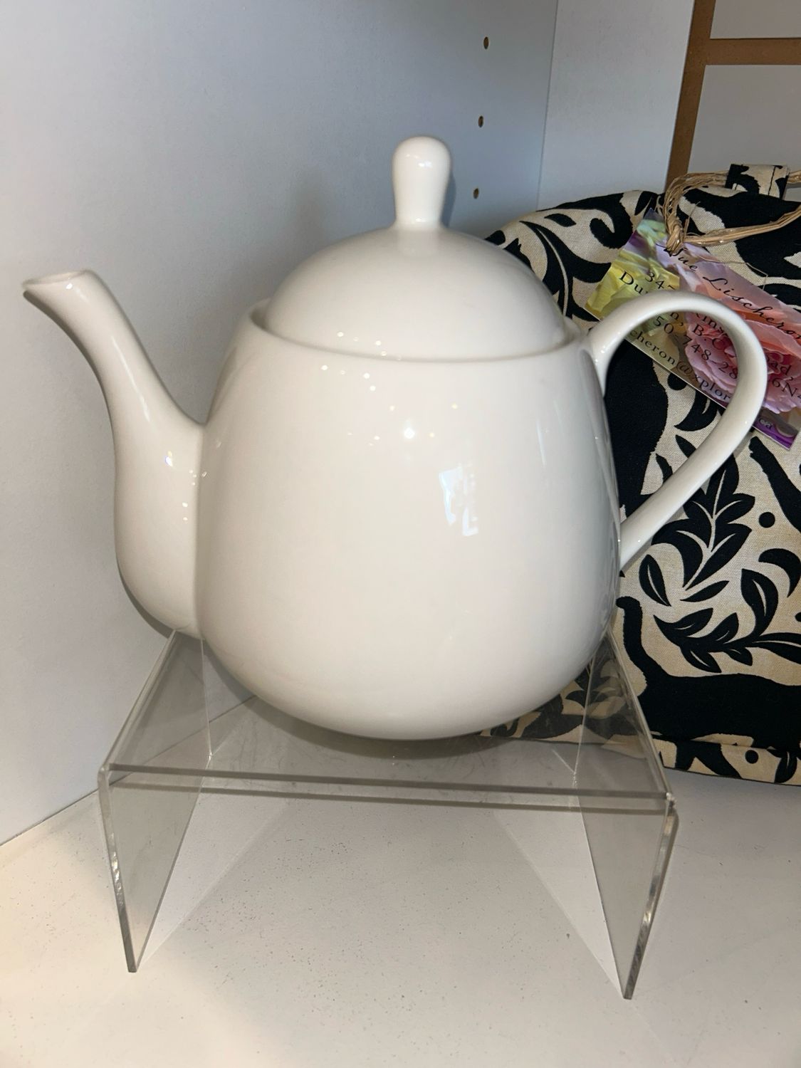 Metro White Porcelain Teapot