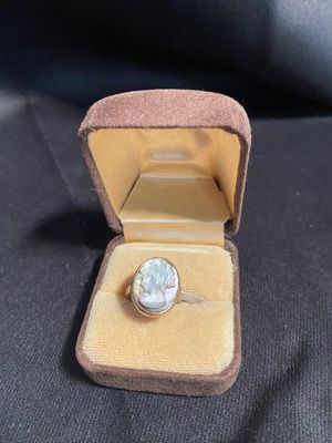 14k Carved Cameo Ring