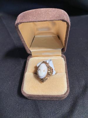 14k Gold Carved Cameo Ring