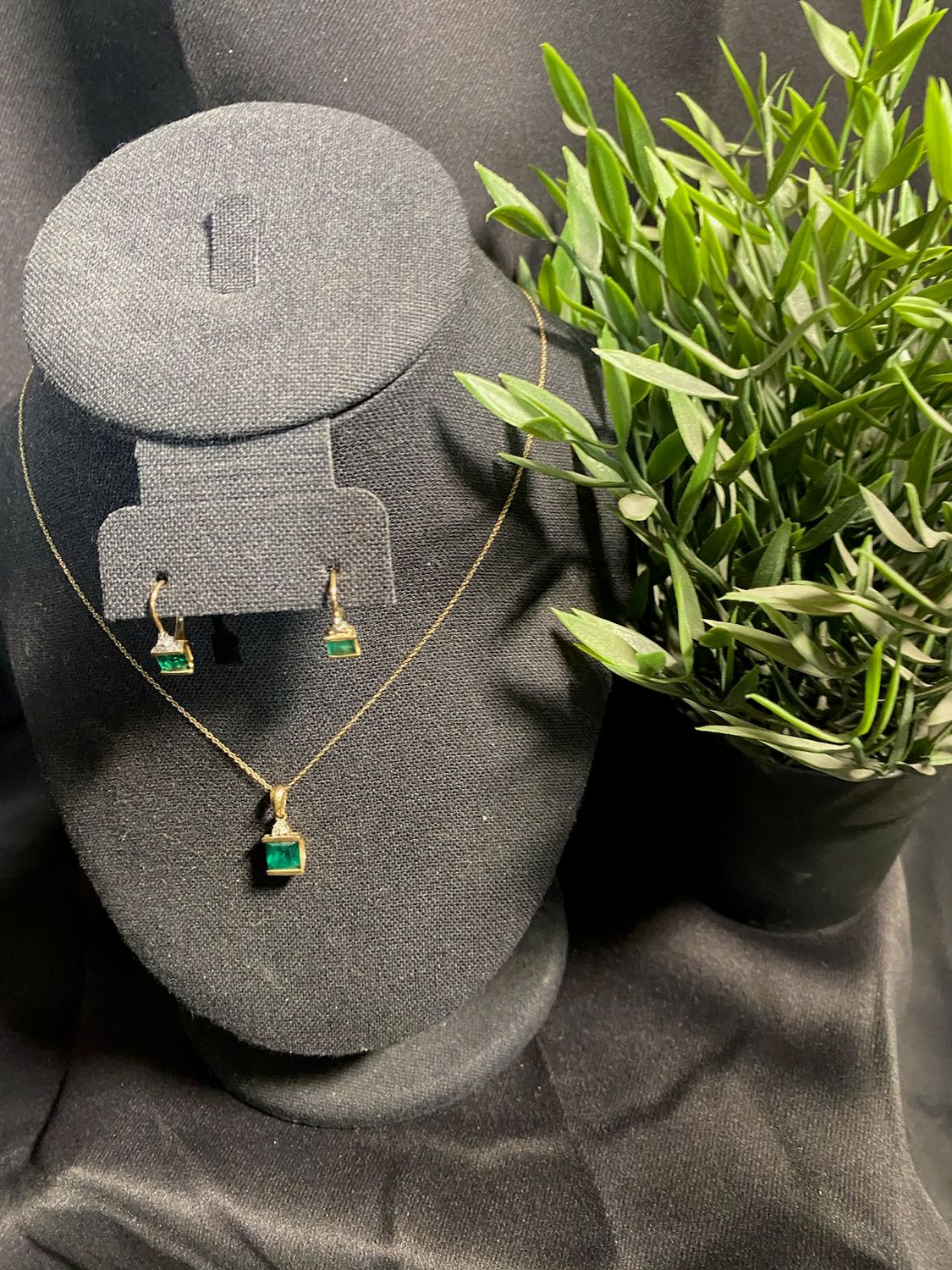 14K Emerald &amp; Diamond Necklace Earring set