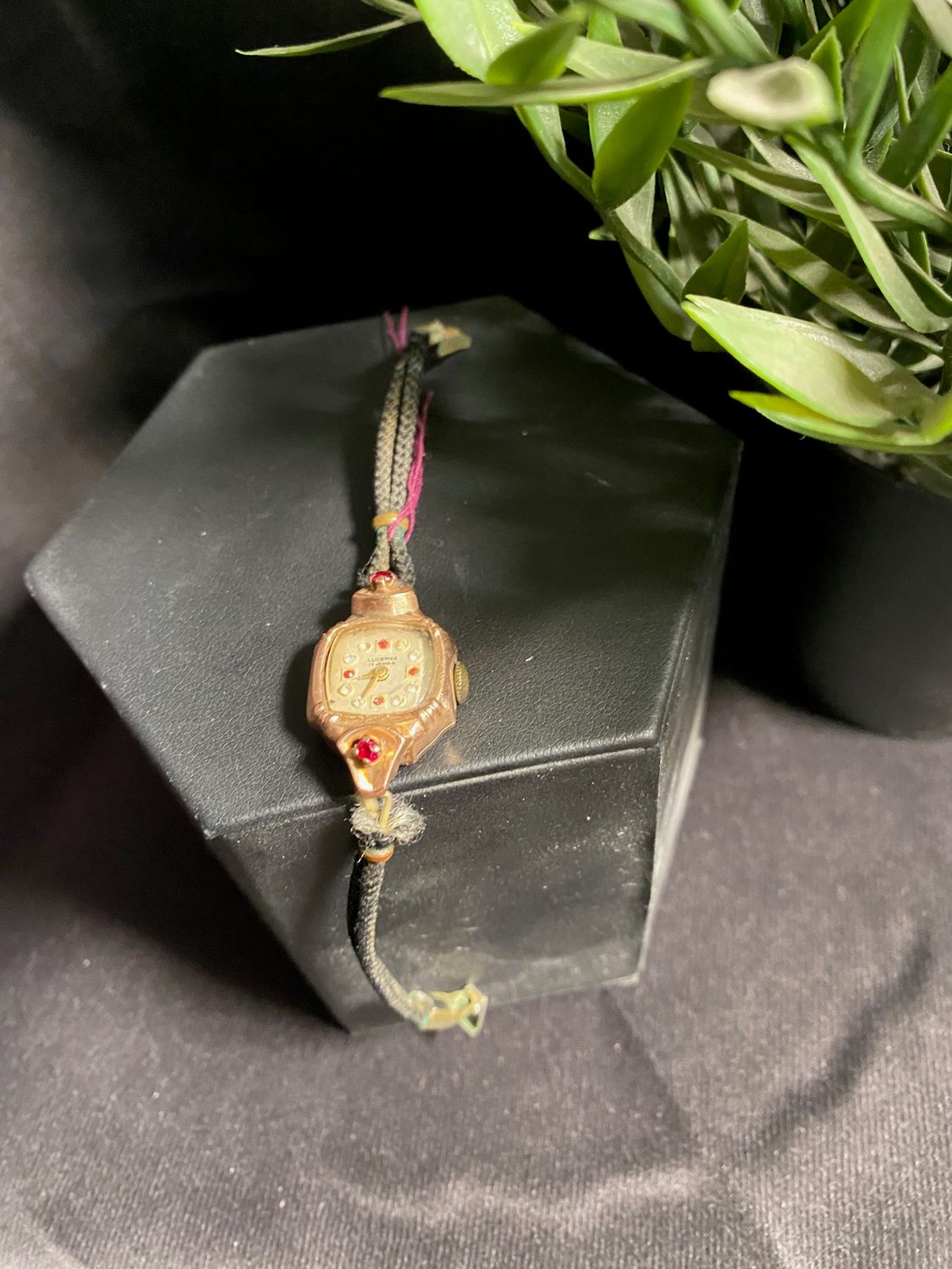 14k Lucerne 17 Jewel Watch