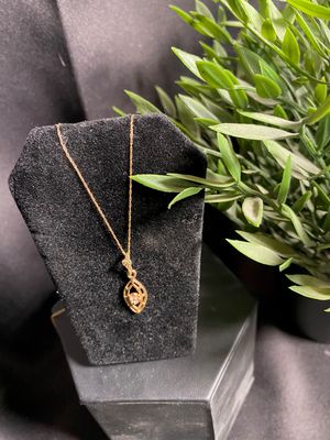 10k Floral Pendant Necklace