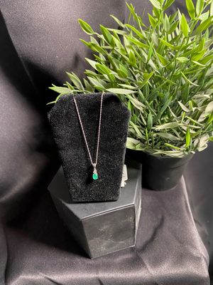 10k White Gold Emerald Necklace