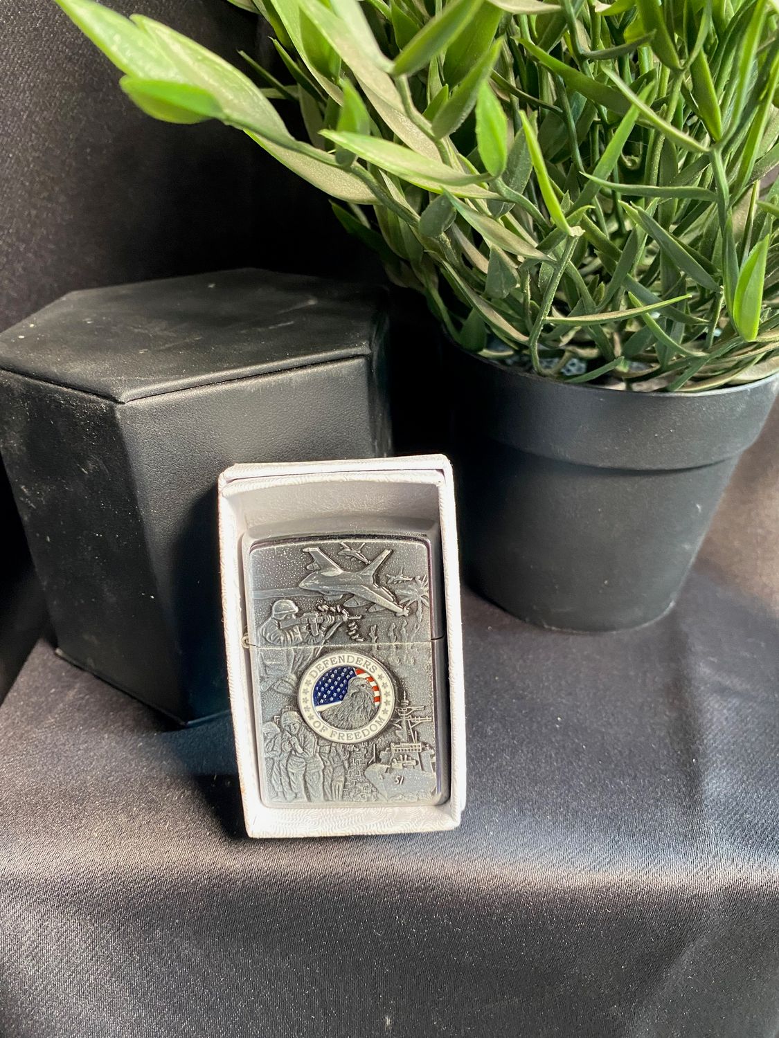 Zippo Defenders Of Freedom Lighter
