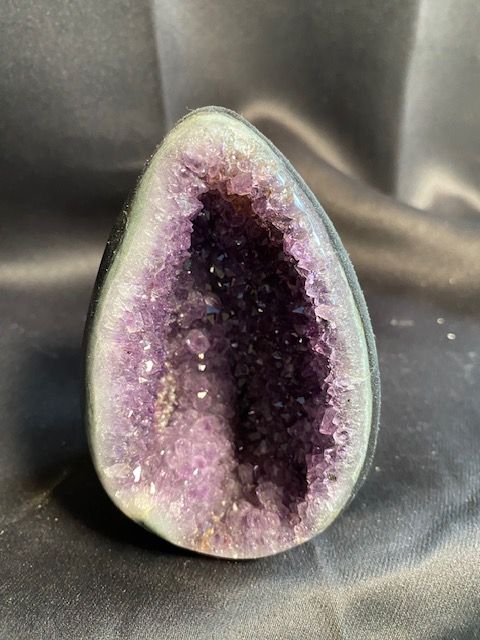 Amethysts Egg